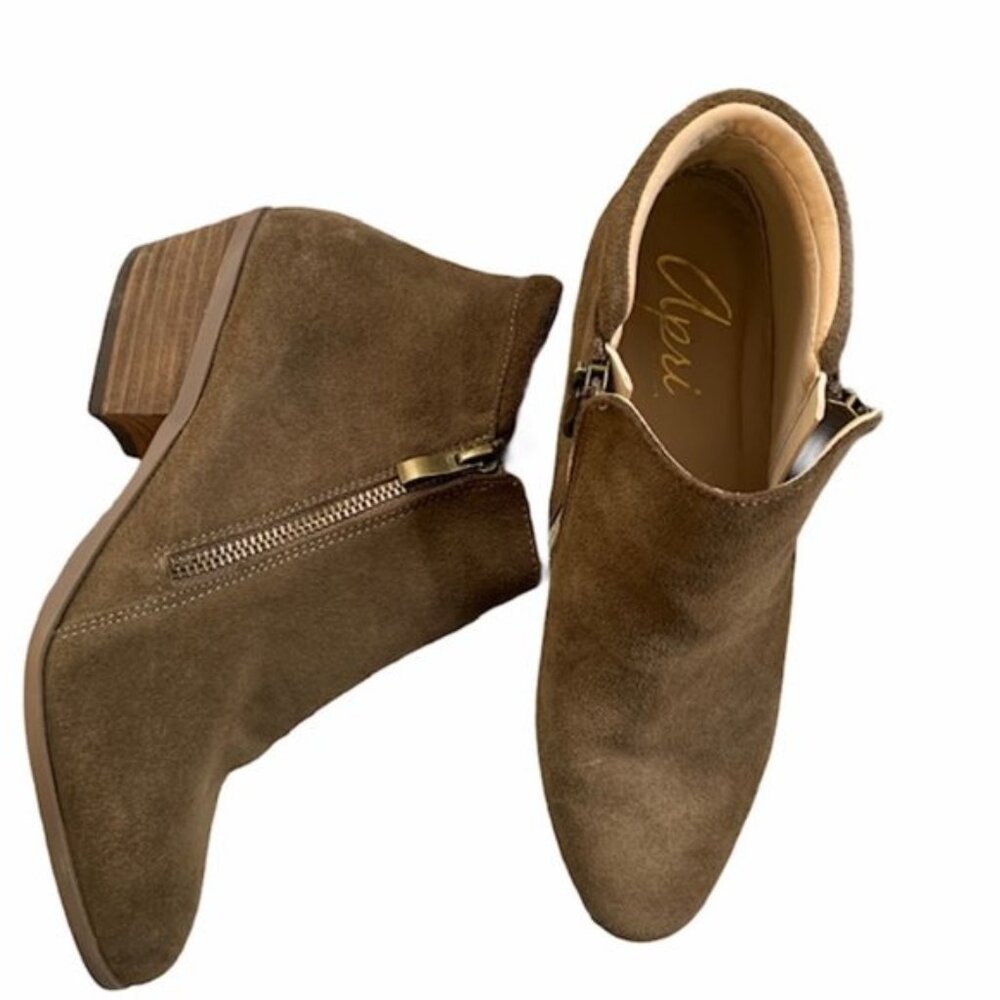 April by Italian Shoemakers Gravity Suede Booties Size 9M